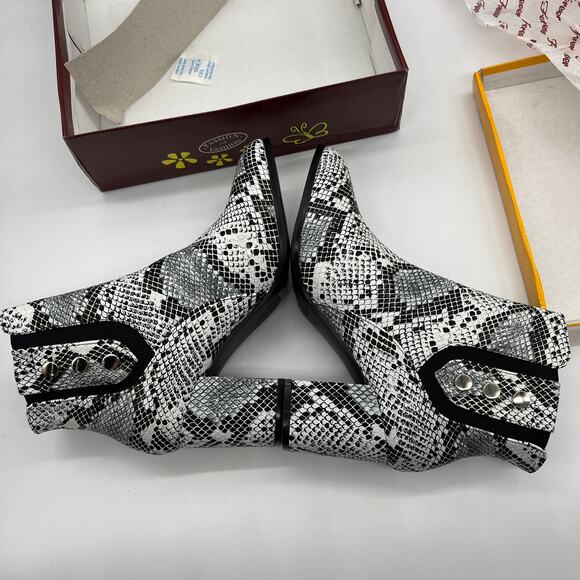 Forever Faux Leather Chunky Heeled Boots Womens Size 8.5 Snake Gray Color Bootie - Picture 5 of 11